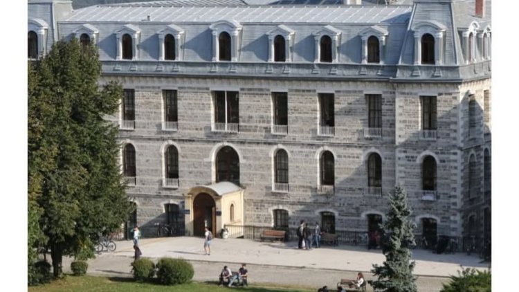 Türkiye: Boğaziçi Üniversitesi TOMA ve çevik kuvvetle kuşatıldı