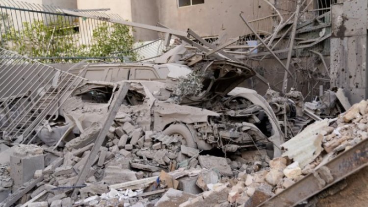 İran Dışişleri Bakanı, 'bildiğim kadarıyla dini lider ve cumhurbaşkanı hayatta' dedi