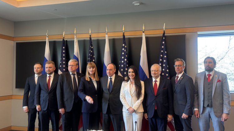 Ukrayna'daki savaşa rağmen 'yaptırım altındaki' Rus milletvekilleri ABD'ye gitti