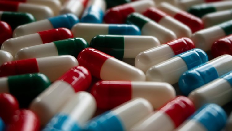 İngiltere'nin haftalar içinde ilaç kıtlığıyla karşı karşıya kalabileceği bildirildi