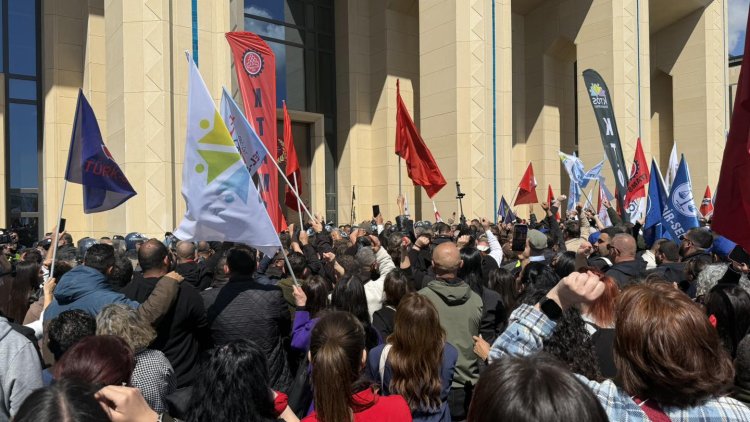 Hükümet ile sendikalar görüşüyor