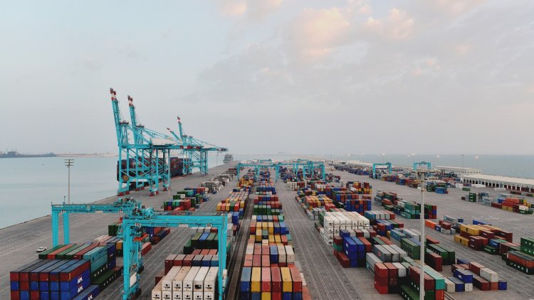 Bahreyn'in ana limanı yarın kapalı olacak, Kuveyt halka sabaha kadar dışarı çıkmayın dedi