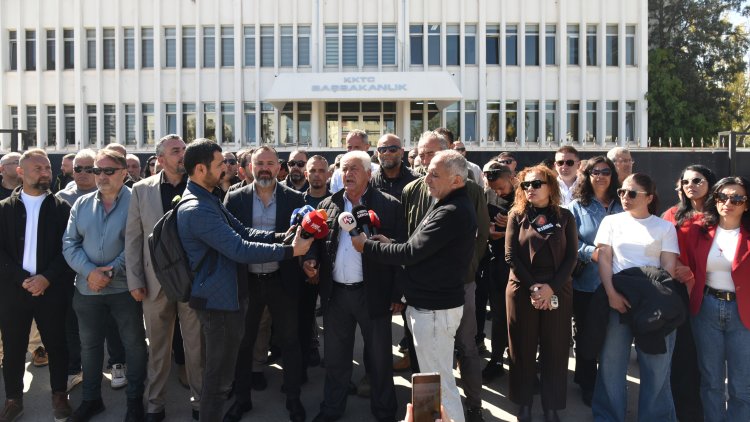  Sendika temsilcileri, Başbakanlık ile KIB-TEK önünde açıklama yaptı