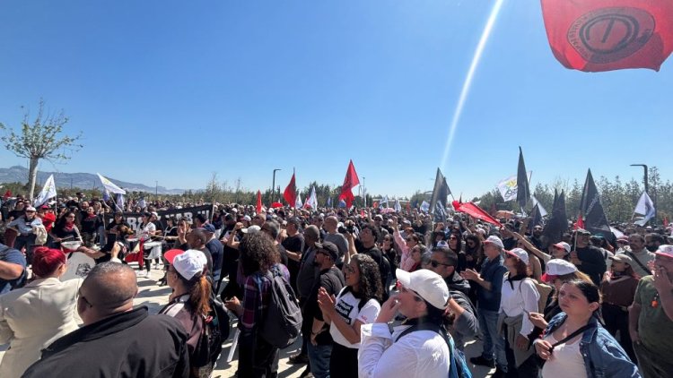 Sendikalar, Meclis Hayat Pahalılığı Yasası gündemiyle açılıncaya kadar genel grevi askıya aldı