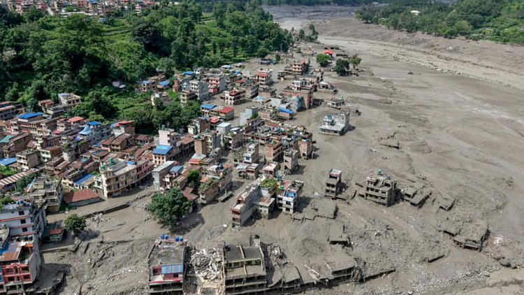 Nepal ve Tibet’te felaket: Dev sel dalgası köyleri yuttu, en az 160 ölü