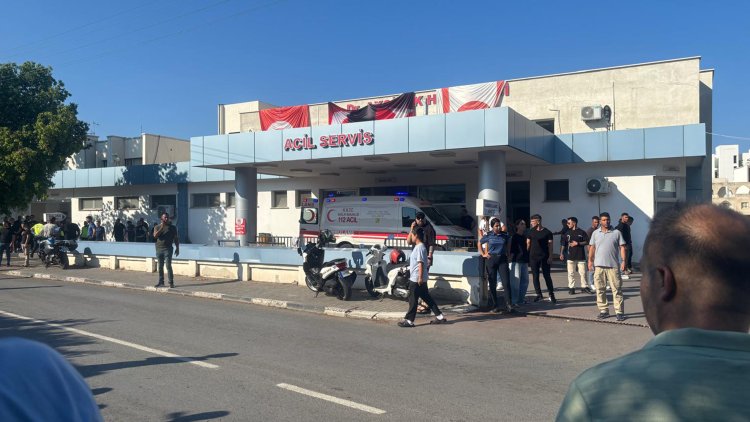 26 kişi YDÜ ve Lefkoşa’daki hastanelere sevk edildi: Akçiçek Hastanesi önünde bilgi tepkisi