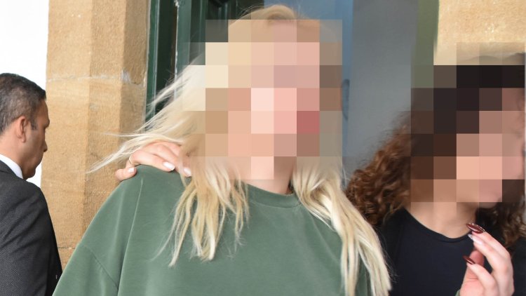Sarhoşluk ve rahatsızlıktan Adli Şube’ye götürüldü, polis aracını tekmeledi