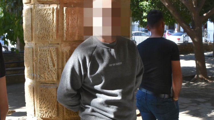 Türkiye’den getirdiğini söyledi: Ercan’da çantasından 15 canlı mermi çıktı
