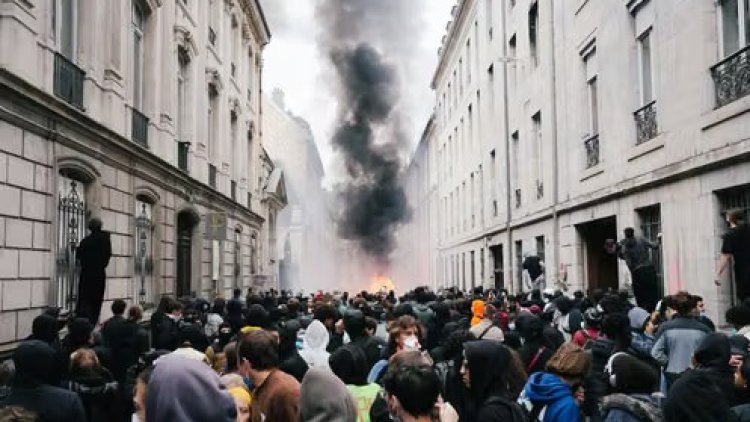 Fransa’da lise öğrencileri, sendikalar, siyasi partiler ve Sarı Yelekliler sokakta: Şiddetli çatışmalar