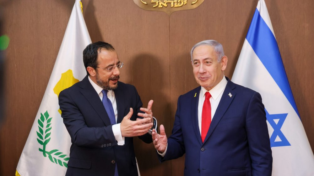 https://mikro-makro.net/kibris-rum-yonetimi-gazzeye-yardim-cagrisina-ve-ab-israil-iliskilerinin-gozden-gecirilmesine-karsi-cikti