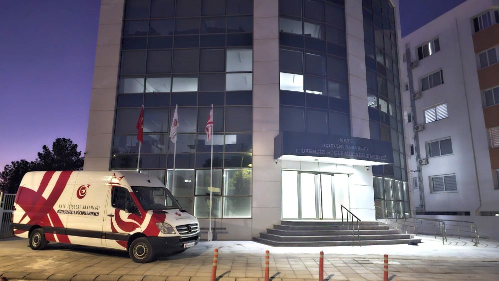 https://mikro-makro.net/goc-yonetimi-merkezi-acildi-6-mobil-arac-gorev-yapacak