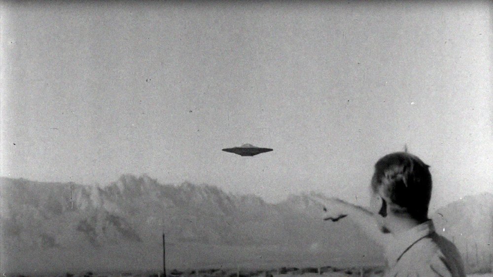 https://mikro-makro.net/ufo-soylentileri-pentagonun-gizli-askeri-projelerini-gizlemek-icin-kasitli-yayilmis