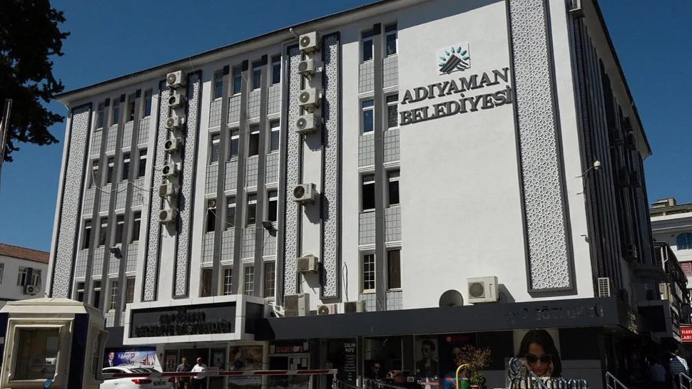 https://mikro-makro.net/bir-chpli-belediye-baskani-daha-gozaltina-alindi