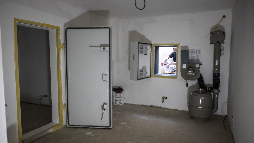 https://mikro-makro.net/almanya-olasi-bir-savasa-hazirlik-icin-2026-sonuna-1-milyon-kisiye-siginak-saglayacak