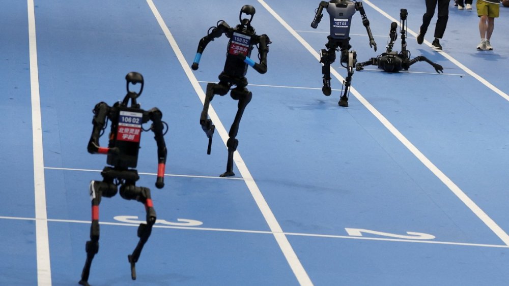https://mikro-makro.net/cinin-insansi-robot-oyunlarinda-sporcular-cokca-dustu