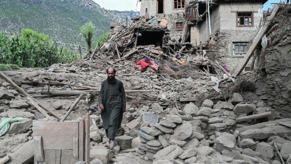 https://mikro-makro.net/800den-fazla-kisinin-oldugu-afganistan-depreminde-taliban-rejimi-yetersiz