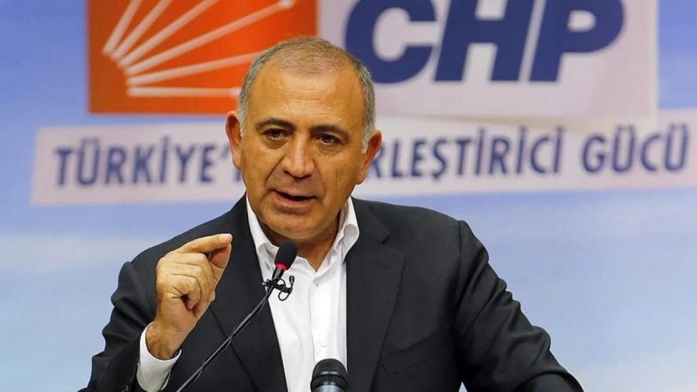 https://mikro-makro.net/chp-istanbula-kayyum-atanan-gursel-tekinin-partiden-istifa-etmedigi-ortaya-cikti