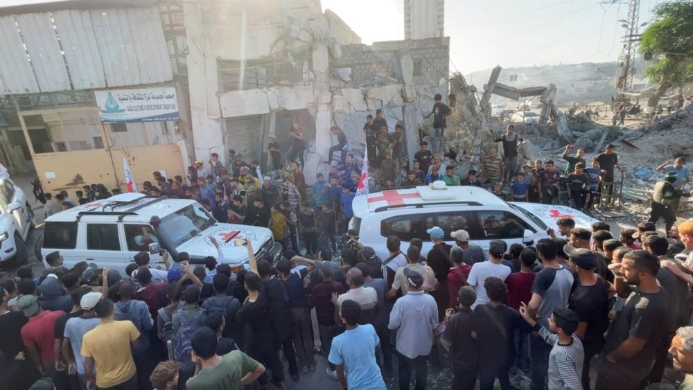 https://mikro-makro.net/hamas-israilli-7-rehineyi-teslim-etti