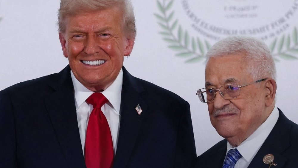 https://mikro-makro.net/trump-gecen-ay-amerikan-vizesi-vermedigi-filistin-yonetimi-baskaninin-elini-sikti