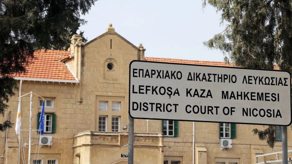 https://mikro-makro.net/simon-aykutun-rum-mallarinda-dolandiricilik-sucunu-kabul-etmesi-benzeri-davalarda-emsal-teskil-edecek