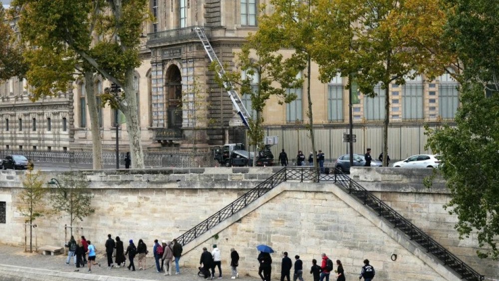 https://mikro-makro.net/louvre-muzesinden-calinan-mucevherlerin-sigortali-olmadigi-ortaya-cikti