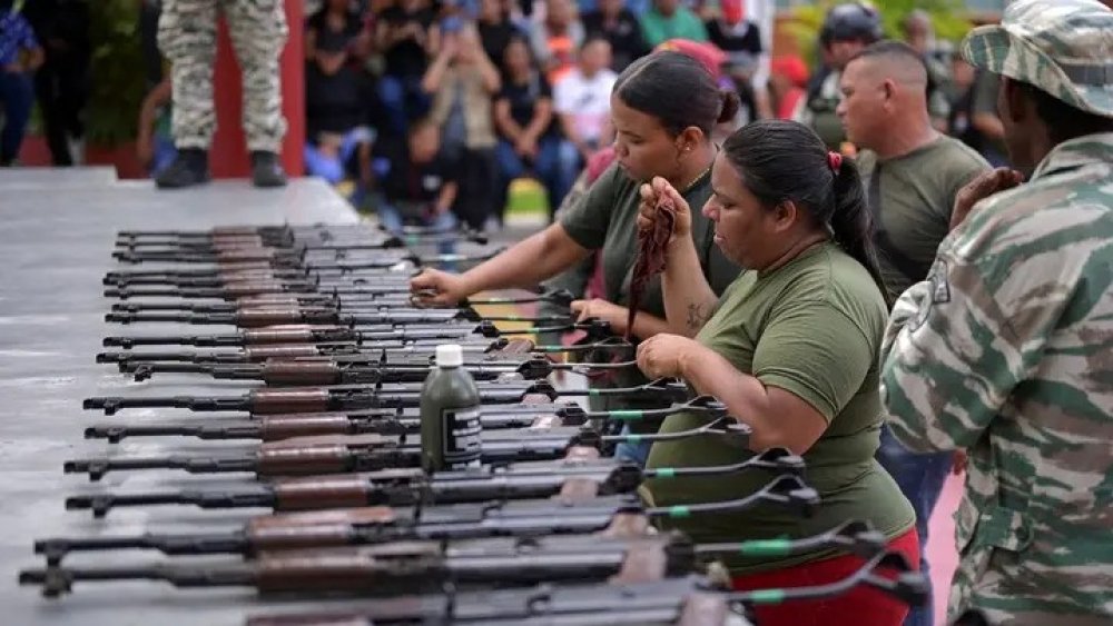 https://mikro-makro.net/venezuela-savunma-bakani-cia-operasyonlarini-basarisizliga-mahkum-goruyor