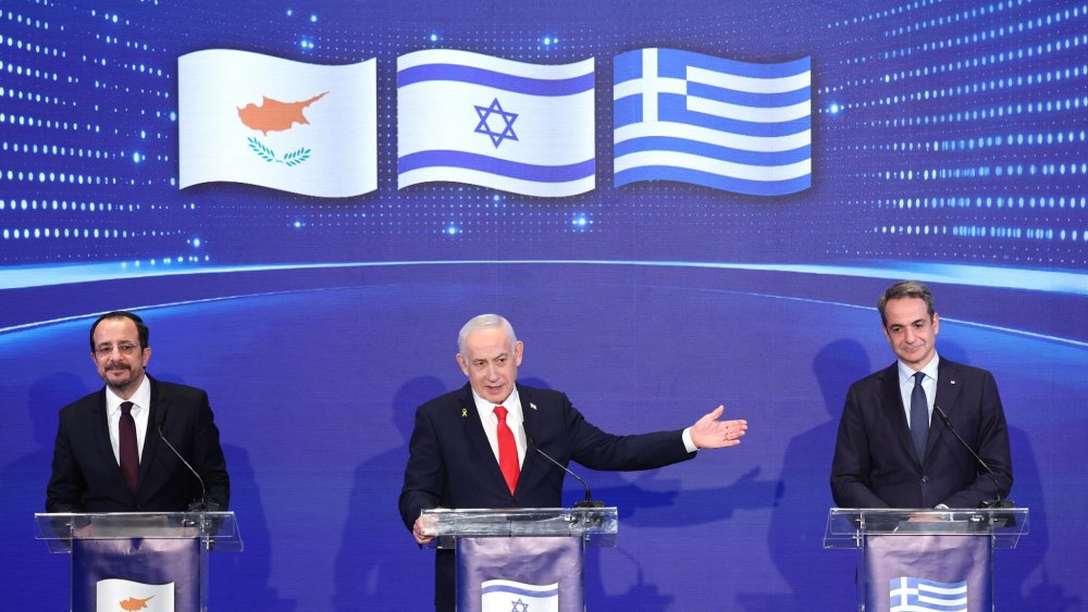 https://mikro-makro.net/netanyahu-micotakis-ve-hristodulidisle-birlikte-meydan-okudu-kendimizi-savunmaya-kararliyiz