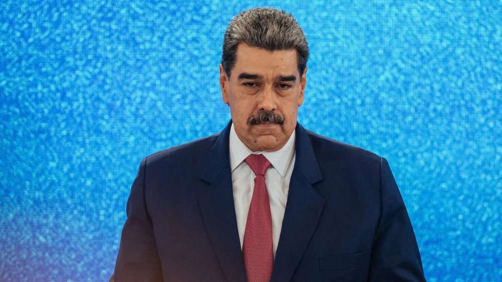 https://mikro-makro.net/trump-maduro-ve-esinin-yakalanip-venezuela-disina-cikarildigini-duyurdu