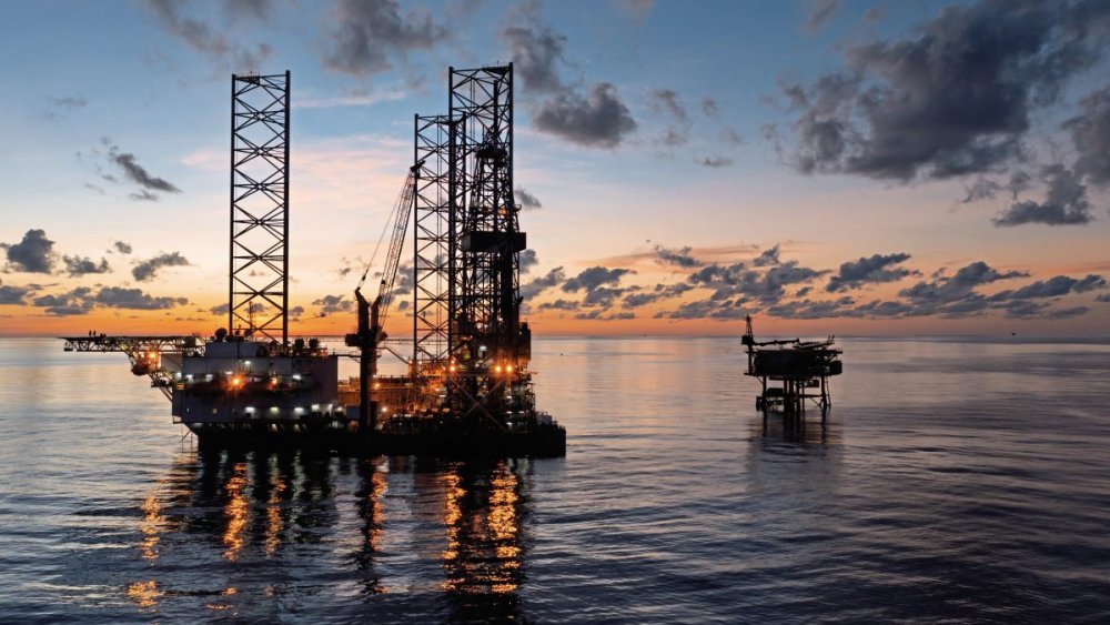 https://mikro-makro.net/hurmuzdeki-kriz-suudi-arabistana-sicradi-brent-petrol-100-dolara-dayandi