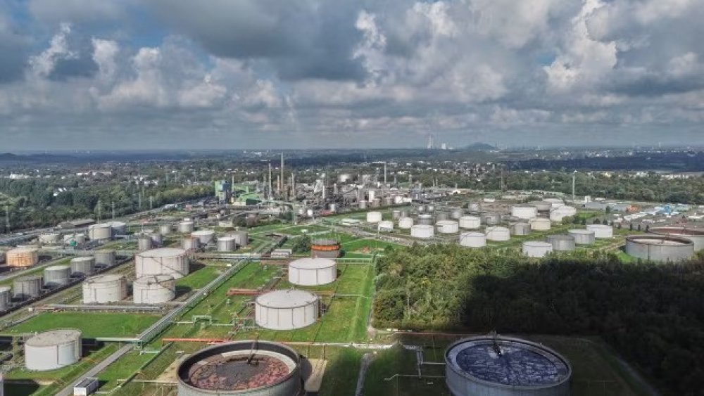 https://mikro-makro.net/g7den-yukselen-akaryakit-fiyatlarina-mudahale-100-milyon-varil-rezerv-piyasaya-surulecek