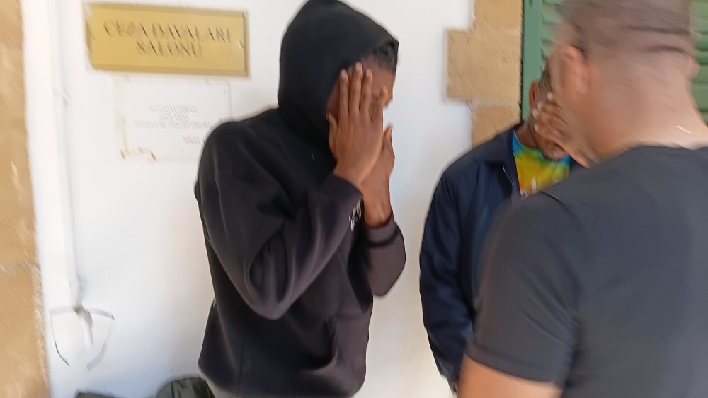 https://mikro-makro.net/lefkosada-15-milyon-tllik-gumruk-cezasini-odemeyen-iki-zanli-mahkemeye-cikarildi