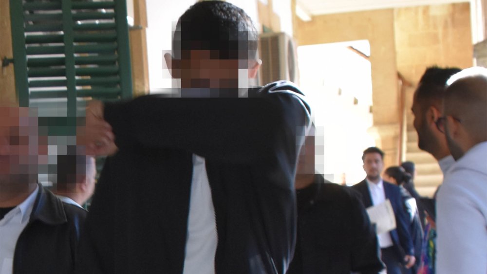 https://mikro-makro.net/benzer-suctan-sabikasi-bulunan-mck-e-agir-yaralama-suclamasiyla-cezaevine-gonderildi