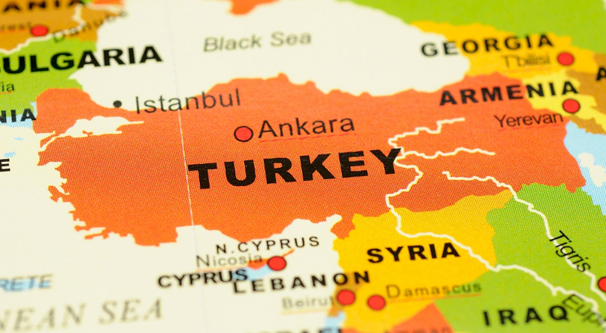https://mikro-makro.net/turkiye-abd-ve-rusya-ile-anlasamazsa-suriyenin-kuzeyine-harekat-planliyor