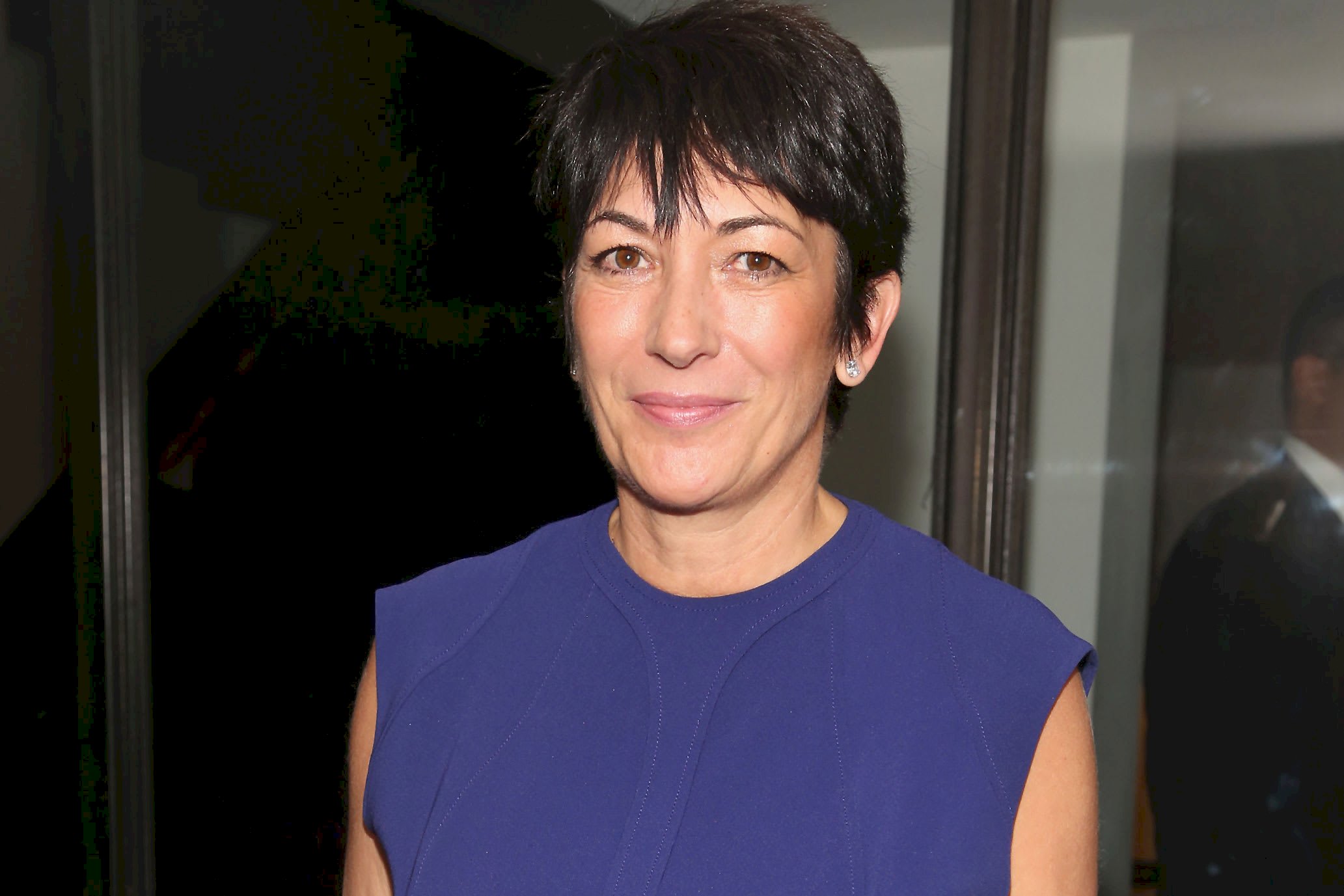 Reşit olmayan genç kızları pazarlayan meşhur İngiliz kadın tutuklandı