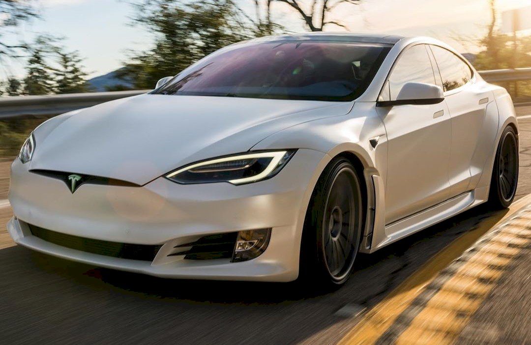 Amerikan elektrikli araç üreticisi Tesla’nın önü açıldı