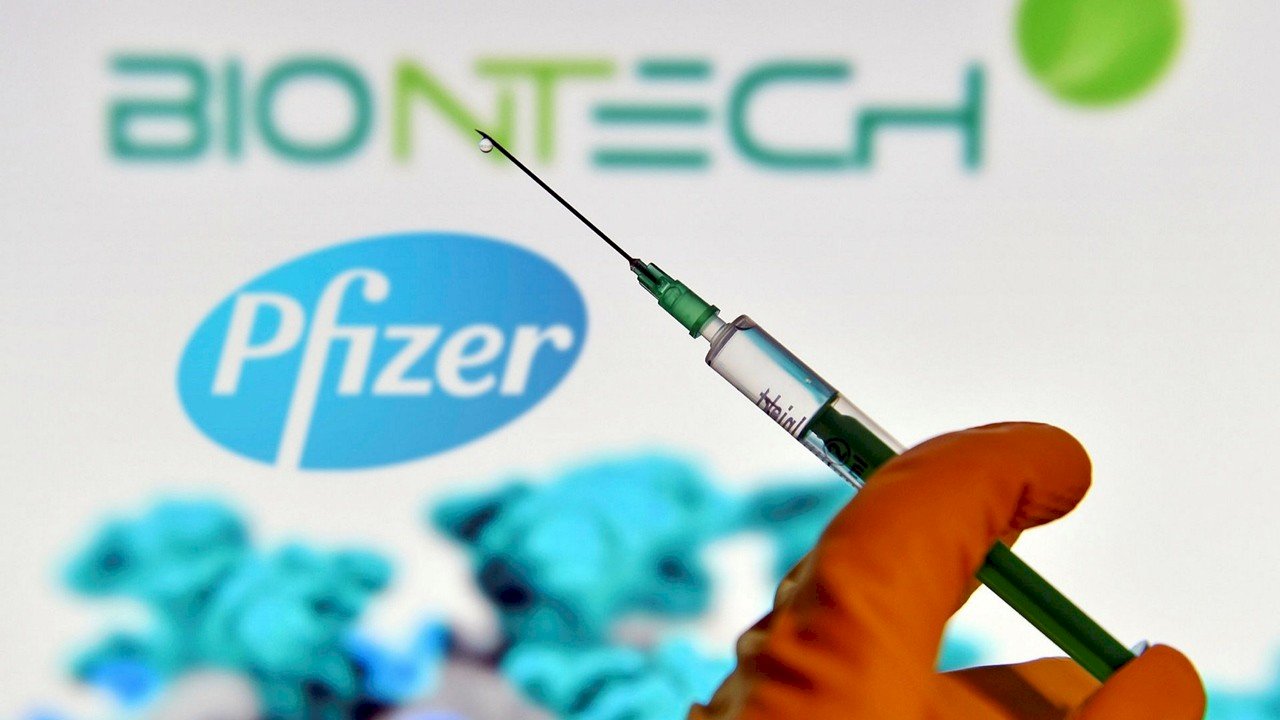 Pfizer ve BioNTech birçok ülkede aşı iznine başvurdu