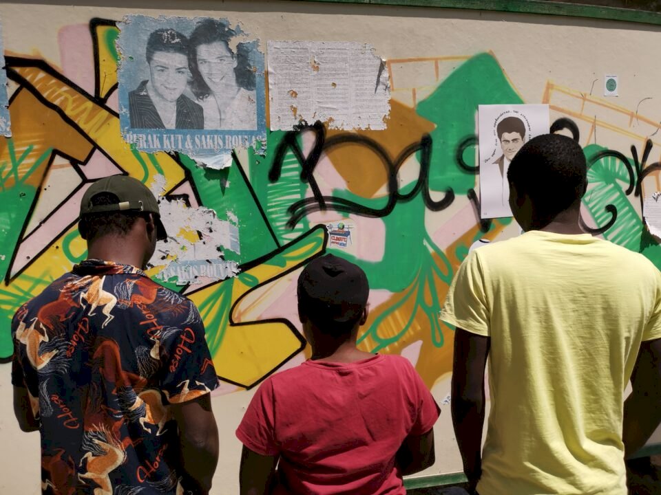 Kıbrıs'ın kuzeyinden güneyine  atlayan 3 Kamerunlu, 2 aydır Ara Bölge’de çadırda kalıyor