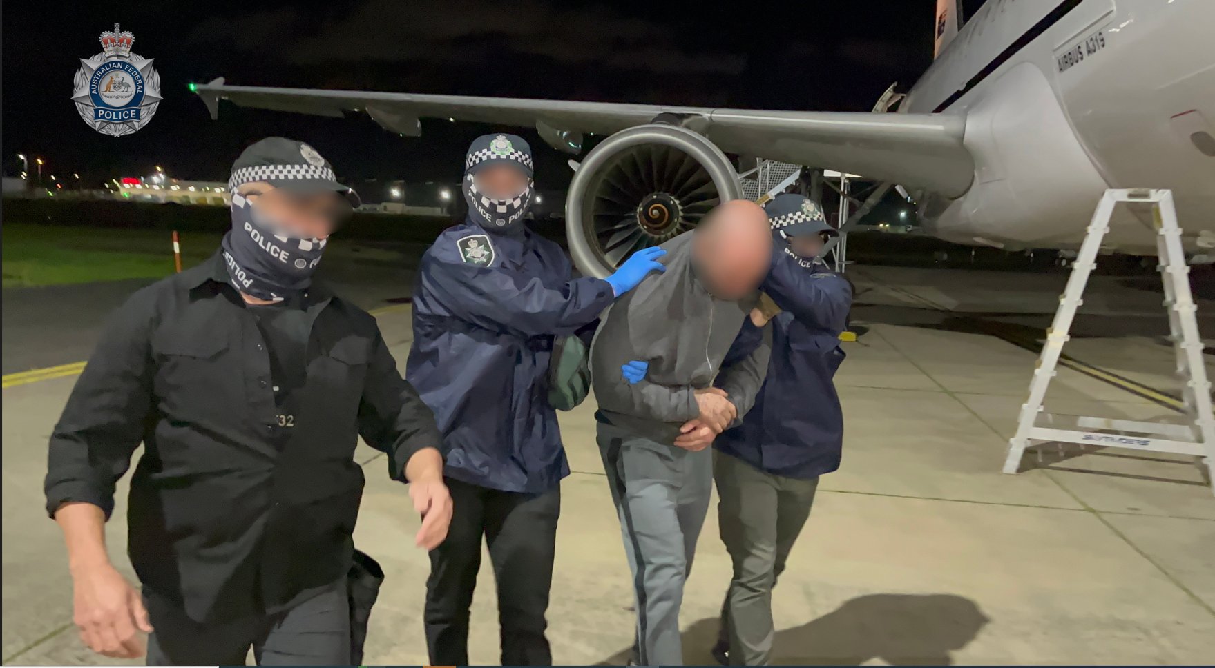 Mark Buddle boş bir uçakla gece yarısı Melbourne kentine götürüldü