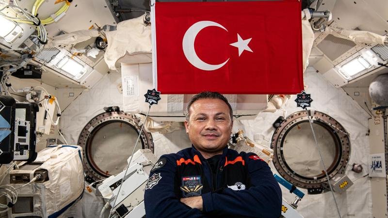 Türkiye’nin ilk astronotu Alper Gezeravcı Dünya’ya dönüyor