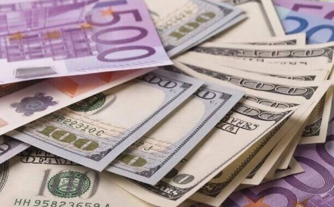 Sterlin 39.06 TL'den işlem görüyor