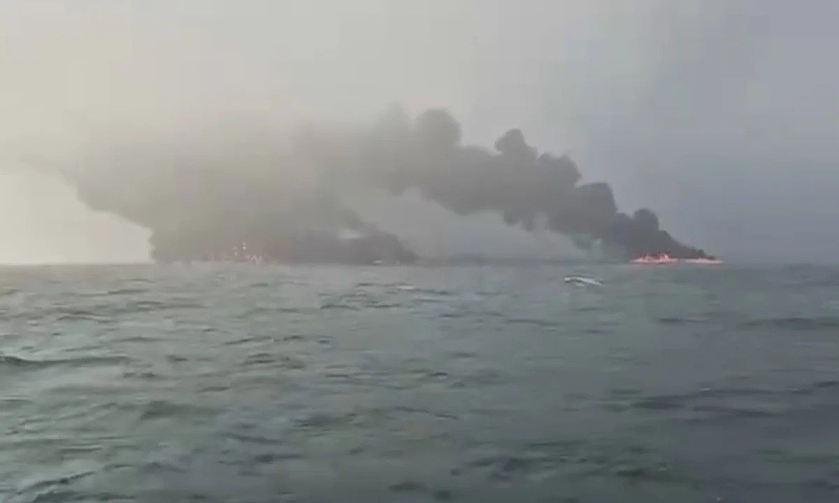 Kuzey Denizi'nde petrol tenkeri ile kargo gemisi çarpıştı