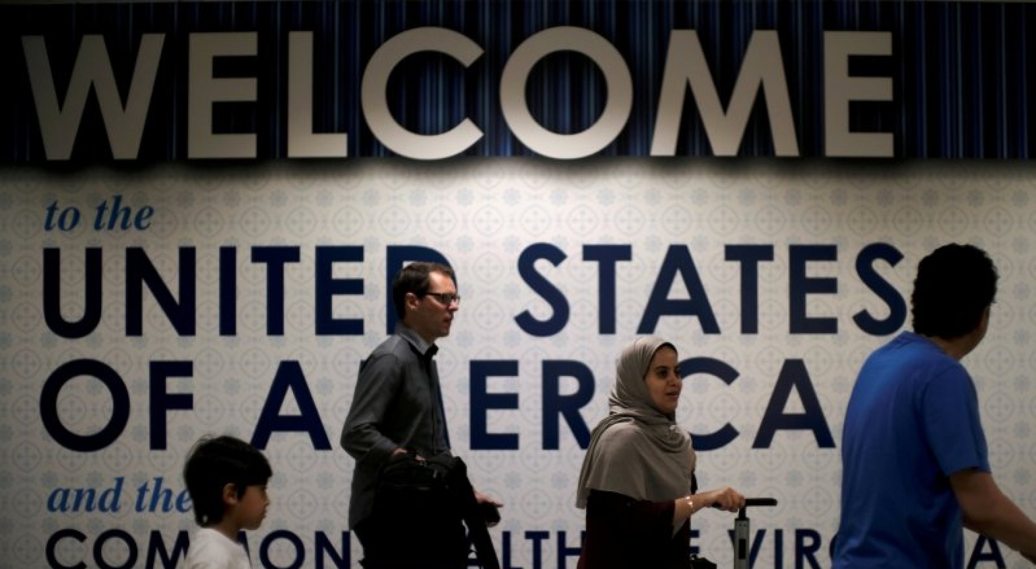 Trump 12 ülkenin vatandaşlarının ABD'ye seyahat etmesini yasakladı