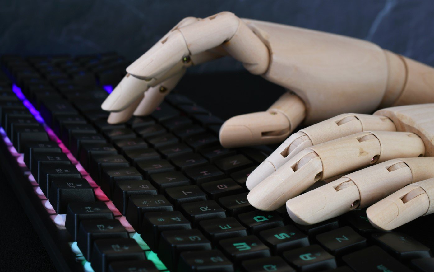 Yapay zeka mahkeme salonlarına hangi hataları taşıyor?