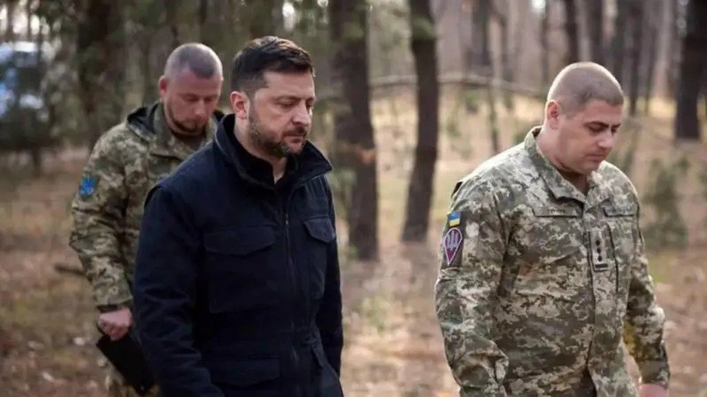 Nükleer denemeleri yeniden başlatacağını bildiren Rusya Ukrayna’da ilerliyor