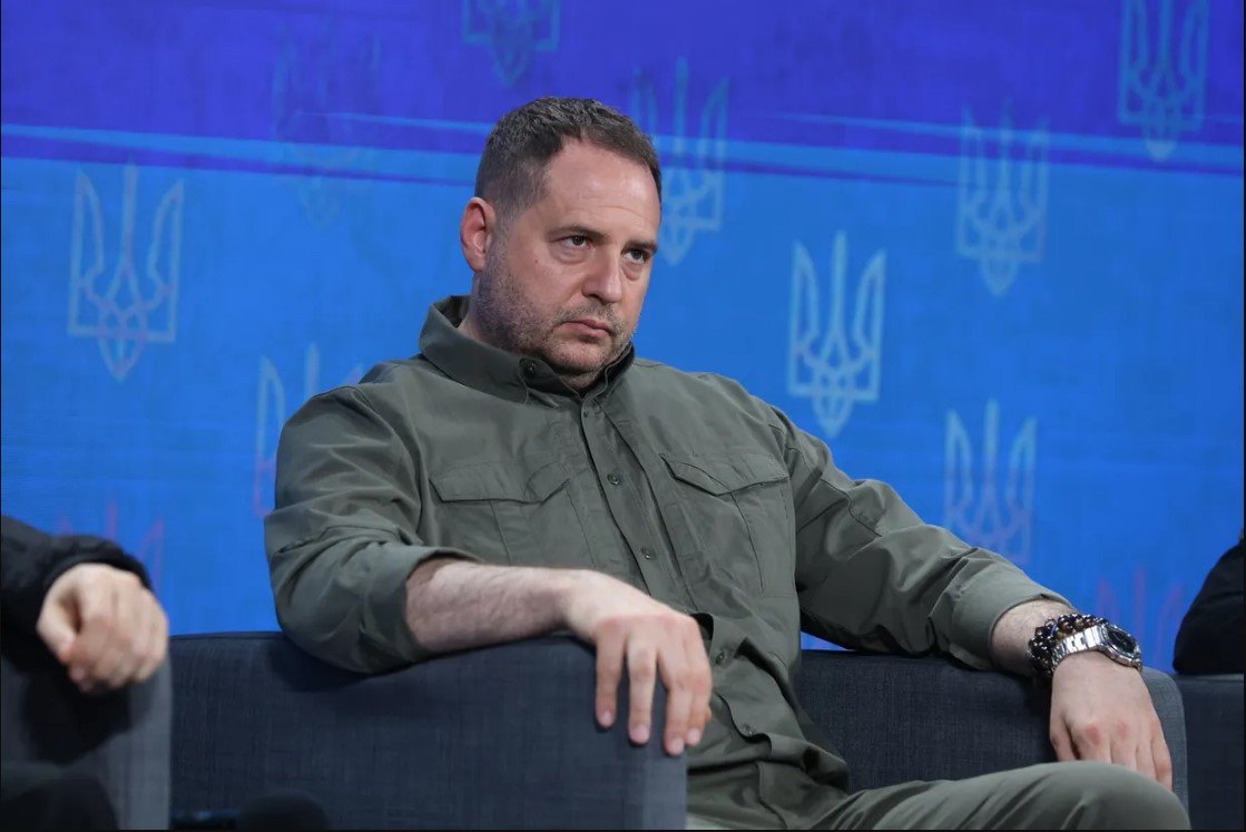 Ukrayna’yı sarsan yolsuzluk soruşturması: Zelenski’nin sağ kolu Yermak istifa etti