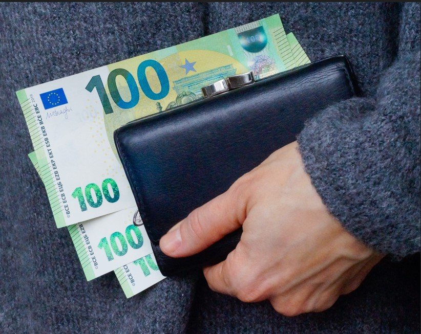 Güney Kıbrıs’taki asgari ücret artışında 'enflasyonist baskılar yaratmadan' vurgusu