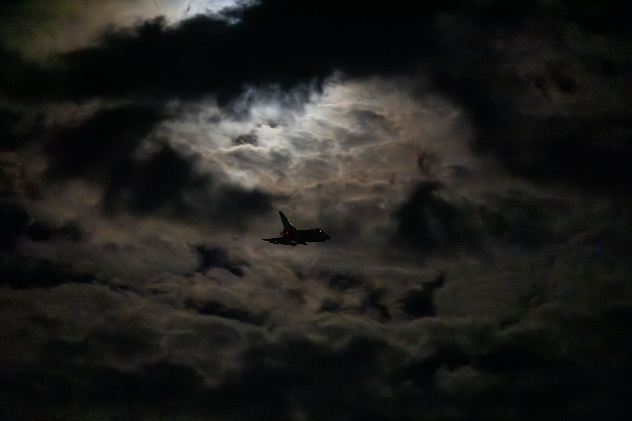 İngiltere ve Fransa, Suriye'deki IŞİD’e karşı ortak hava saldırısı düzenledi