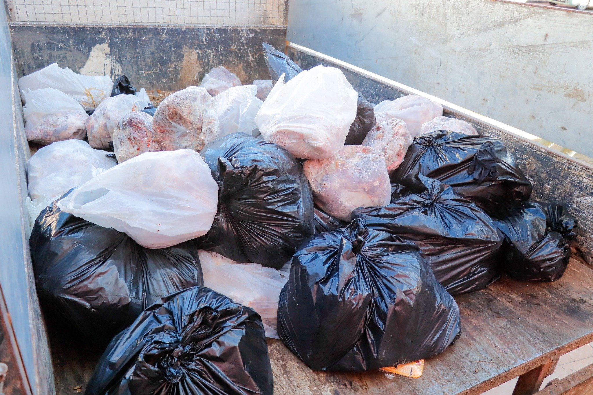 Gazimağusa’da iki tona yakın kaçak et ele geçirildi