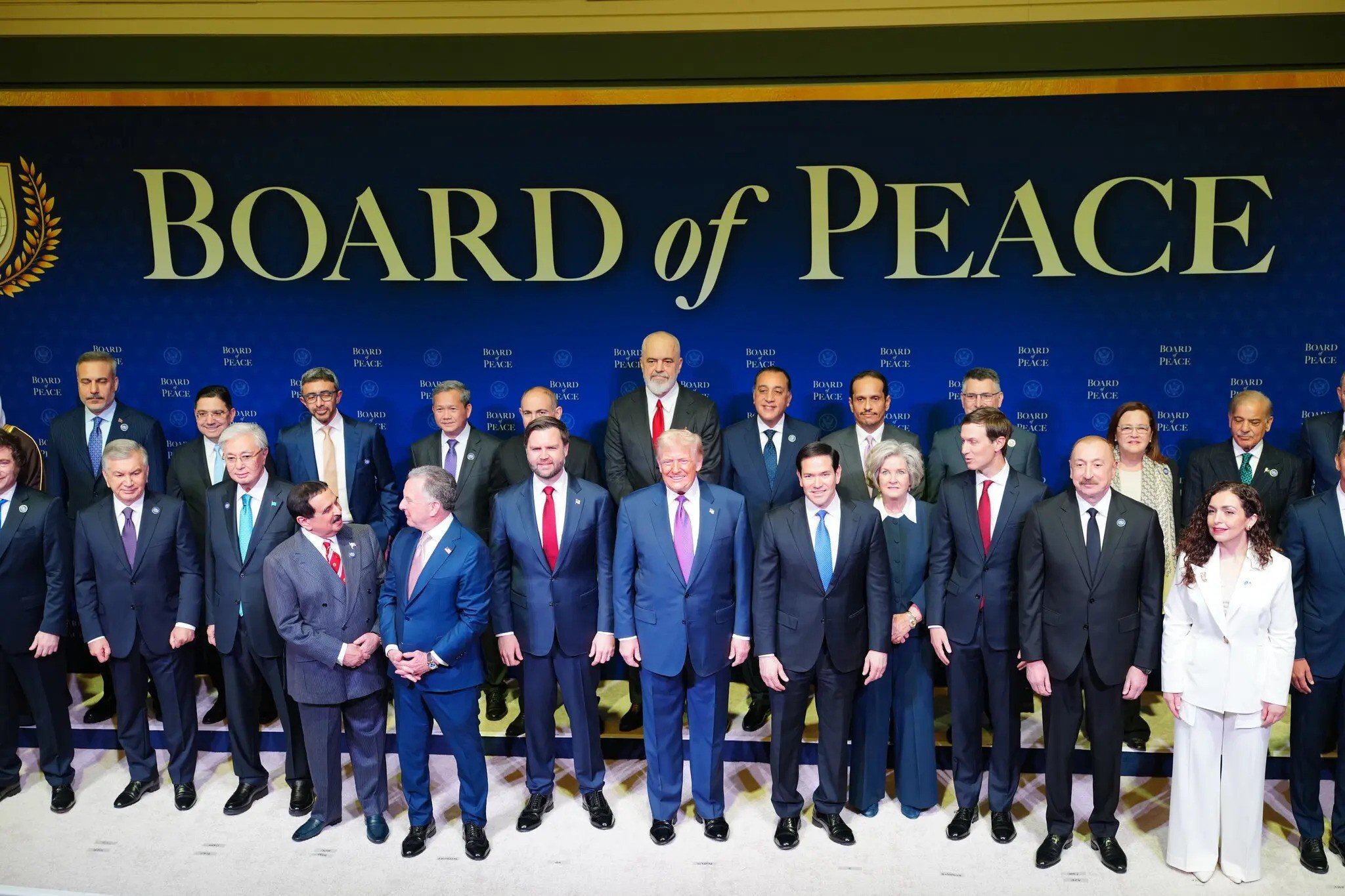 Barış Kurulu'nun ilk toplantısı: Trump altın tokmak kullandı; İran'ı tehdit etti