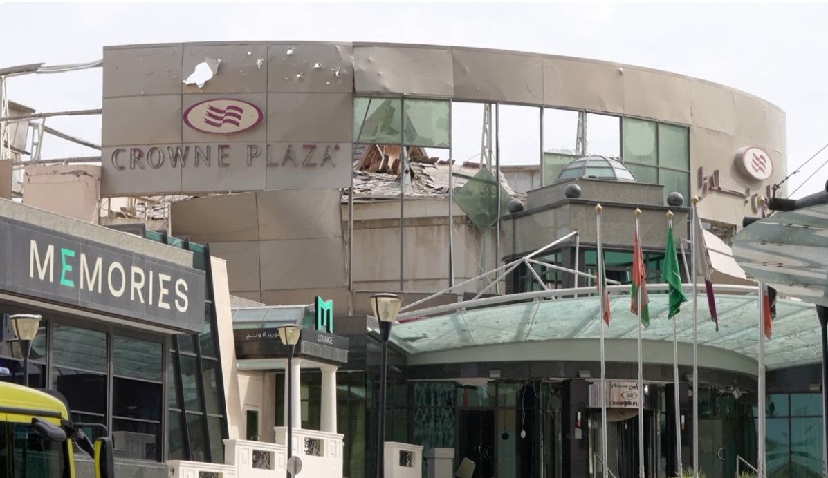 İran ABD üslerinin yanı sıra Körfez ülkelerinde otelleri ve havaalanlarını hedef alıyor